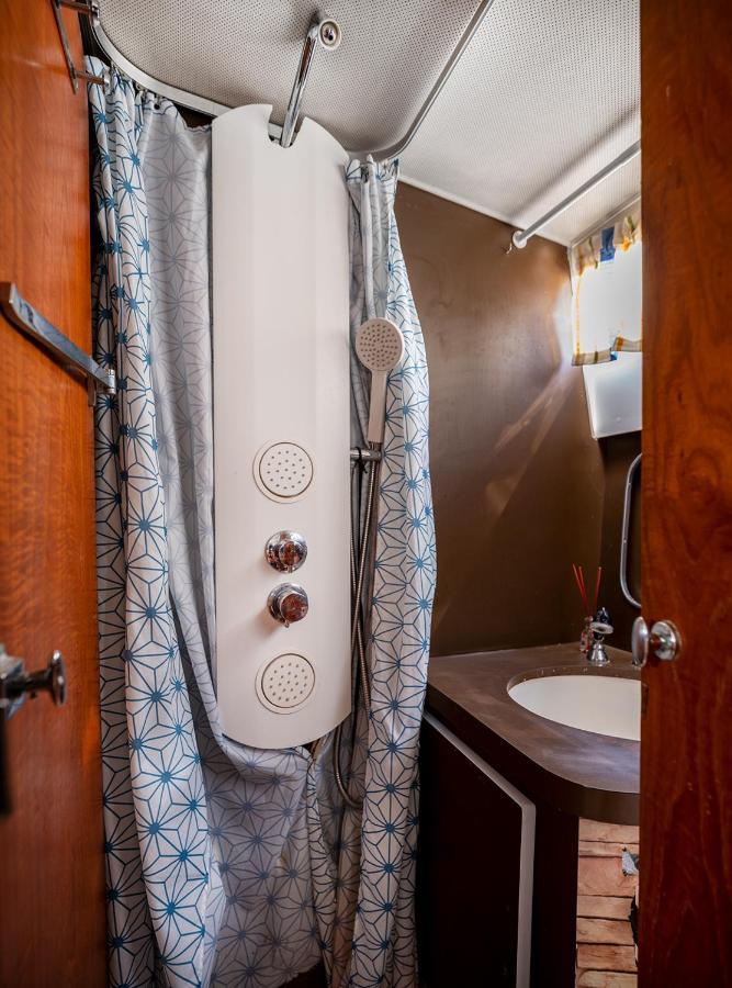 Spacious And Charming Boat In Port Forum Hotel Sant Adria de Besos Bagian luar foto