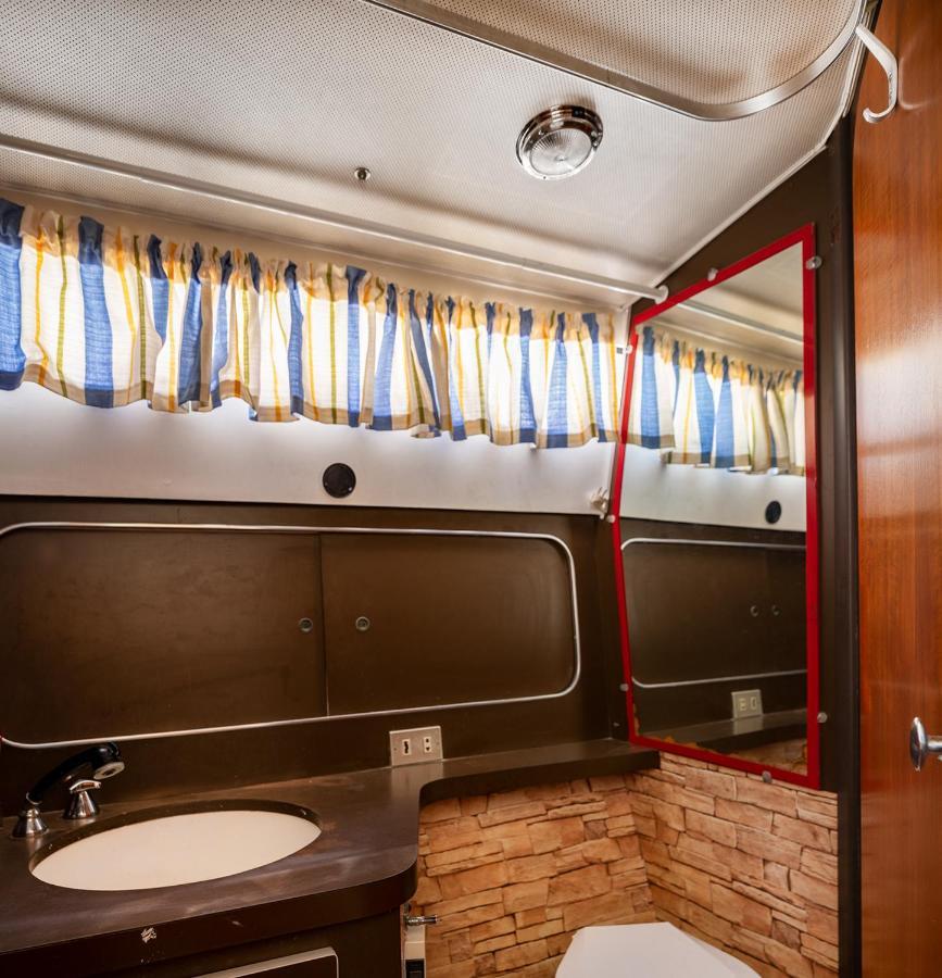 Spacious And Charming Boat In Port Forum Hotel Sant Adria de Besos Bagian luar foto